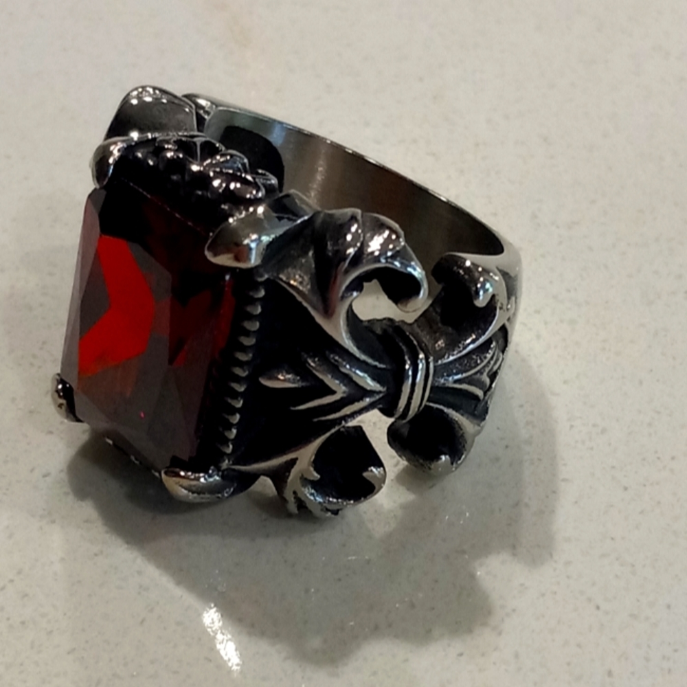New! 📢 Men's Ring - Picture 2 of 3
